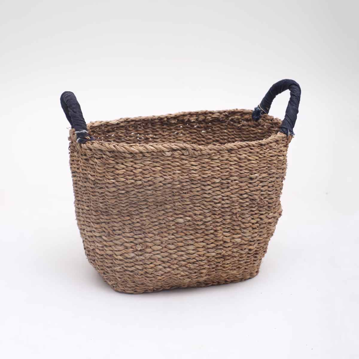 Round Basket With Handle - Big - Image 1
