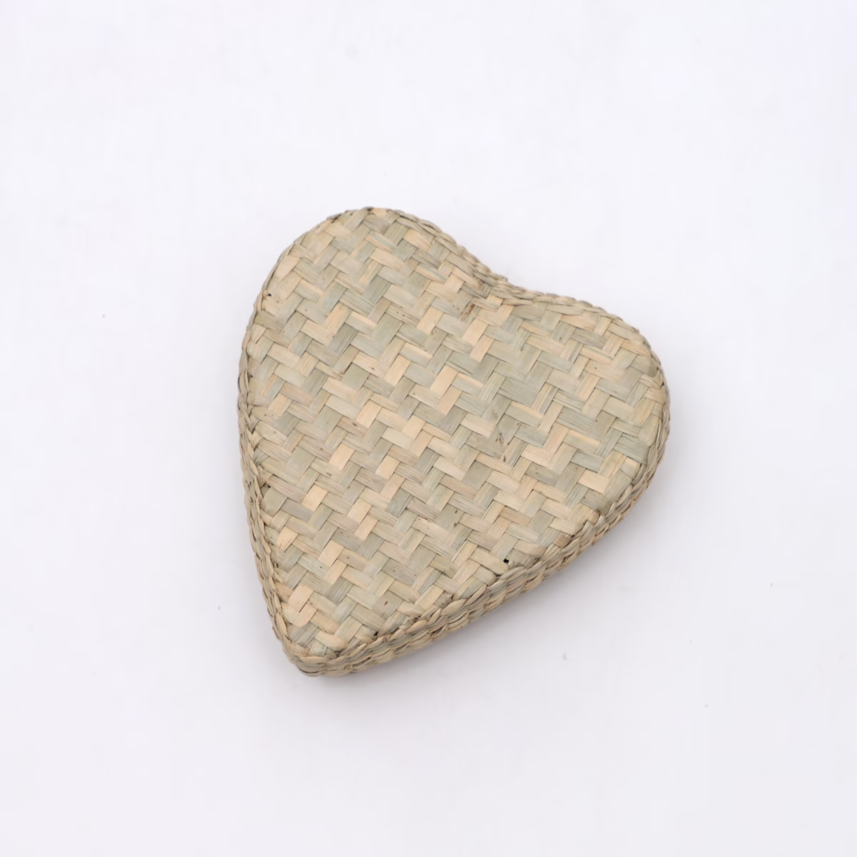Pathi Grass Gift Box Hart Shape - Image 3