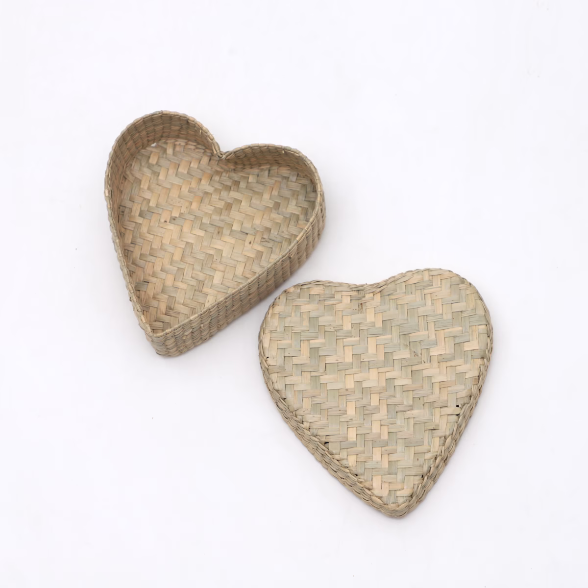 Pathi Grass Gift Box Hart Shape - Image 4