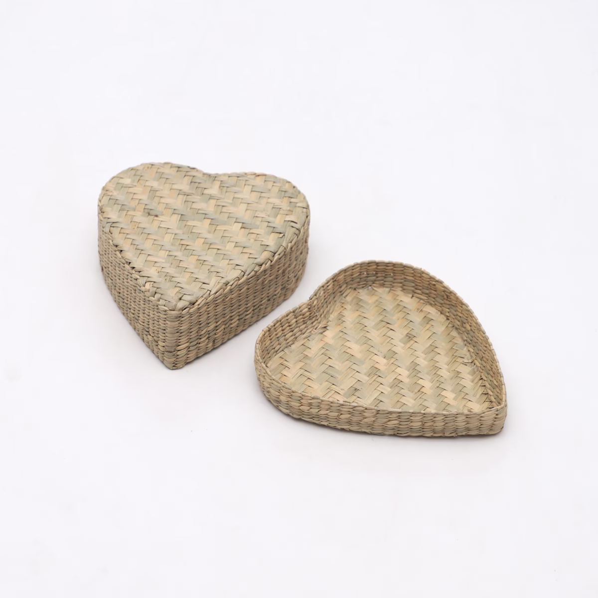 Pathi Grass Gift Box Hart Shape - Image 1